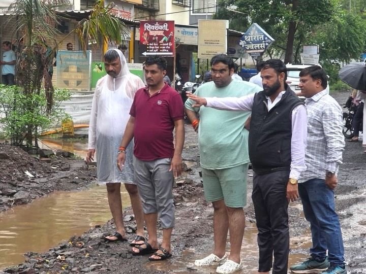 रस्ते खड्डे पाहणी